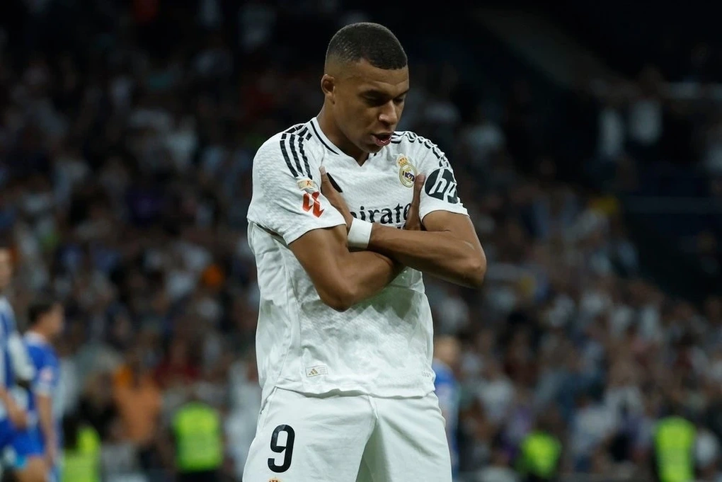 Kylian Mbappe đang thăng hoa, Real Madrid bỗng nhận tin sét đánh - 2